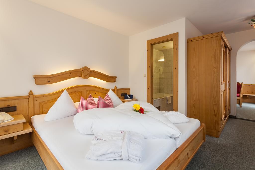 Hotel Garni Hanslerhof " Urlaub Am Bauernhof " แกร์ลอส ภายนอก รูปภาพ