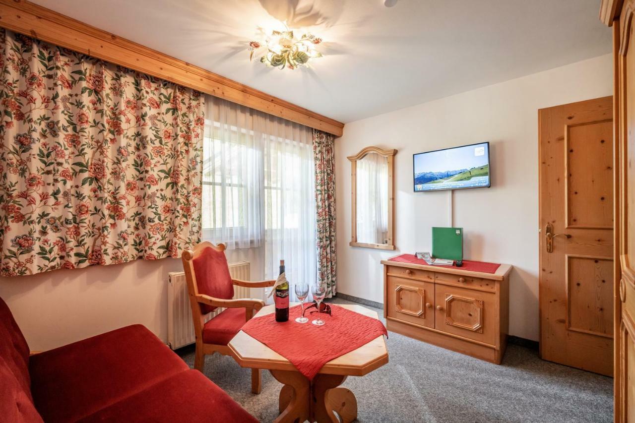 Hotel Garni Hanslerhof " Urlaub Am Bauernhof " แกร์ลอส ภายนอก รูปภาพ